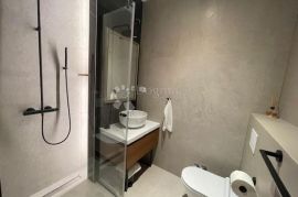 RIJEKA u samom centru grada prodajemo nekretninu s pet apartmana, Rijeka, Διαμέρισμα