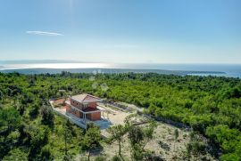 EKSKLUZIVNA VILA S BAZENOM NA OSAMI BLIZU MORA!, Marčana, House