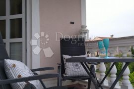 KRK,MALINSKA -Apartman 3S+DB,terasa,tri parking mjesta, Krk, Kвартира