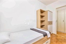 APARTMAN SA POGLEDOM NA MORE, Vrbnik, Appartement