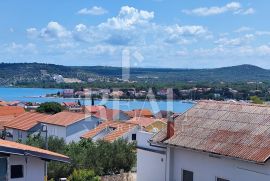 Kuća P+2 240m2 400 m od mora, Šibenik - Okolica, Ev