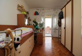 Rijeka, Bulevard, Stan na drugom katu vile sa pogledom na Kvarner, Rijeka, Appartement