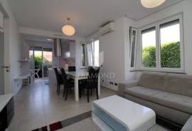 Drenova, prekrasan stan sa malom terasom i lijepim pogledom, Rijeka, Appartamento