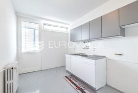 Zagreb, Savica, dvosoban stan 63m2 sa pripadajućim spremištem, Zagreb, Apartamento