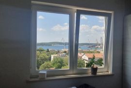 Stan s pogledom na more, Pula, Istra, Pula, شقة