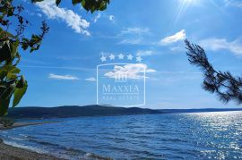 Seline - studio apartman/prostor cca 50m od mora! 55000€, Starigrad, Stan