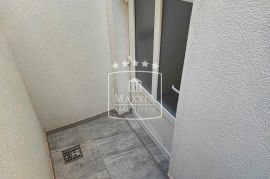 Seline - studio apartman/prostor cca 50m od mora! 55000€, Starigrad, Daire