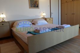 EKSKLUZIVA AGENCIJE - apartmanska kuća 5km od Poreča, Istra, Poreč, Famiglia