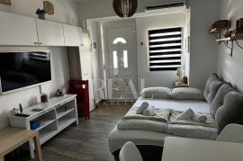 Matulji, novouređeni studio apartman s terasom i parkirnim mjestom!, Matulji, Appartamento