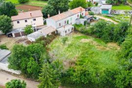 Barban, kuća sa potencijalom i velikom okućnicom!, Barban, House