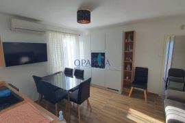 Klenovica - apartman na 1. katu s pogledom na more!, Novi Vinodolski, Διαμέρισμα