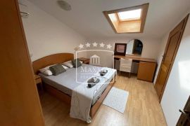 Šibenik-Bilice vrhunski apartman 76m2 s bazenom! 159000€, Šibenik, Apartamento