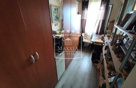 Posedarje - kuća PRVI RED DO MORA s okućnicom 1003 m2! 310000€, Posedarje, House