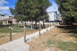 AKCIJA!! APARTMANI S PRIVATNIM PUTEM DO PLAŽE, NOVOGRADNJA, 1. RED DO MORA - VIR, JUŽNA STRANA, Vir, Διαμέρισμα