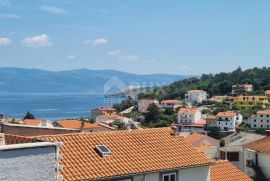 OTOK KRK, VRBNIK - kuća s dva odvojena apartmana, Vrbnik, Kuća