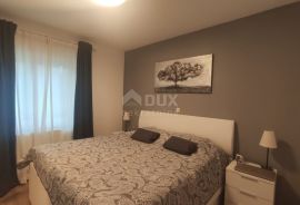 OPATIJA, PUŽI - stan 70 m2 2S+DB + okućnica + 2 parkirna mjesta! PRILIKA!, Matulji, Stan