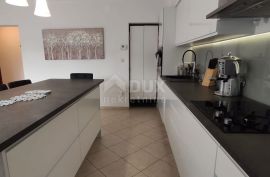 OPATIJA, PUŽI - stan 70 m2 2S+DB + okućnica + 2 parkirna mjesta! PRILIKA!, Matulji, Appartement