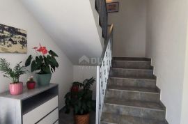 OPATIJA, PUŽI - stan 70 m2 2S+DB + okućnica + 2 parkirna mjesta! PRILIKA!, Matulji, Appartamento