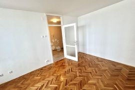 ODLIČAN STAN NA SAVICI, Trnje, Appartement