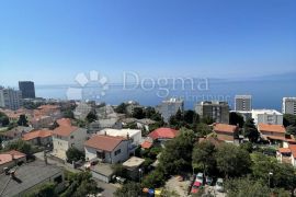 Sunčani stan za najam, Rijeka, Appartment