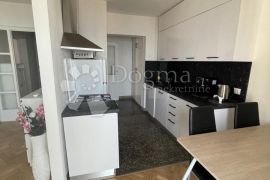 Sunčani stan za najam, Rijeka, Appartement