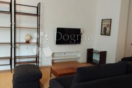 NOVO ADAPTIRAN STAN!!, Rijeka, Appartement