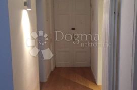 NOVO ADAPTIRAN STAN!!, Rijeka, Appartment