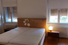 NOVO ADAPTIRAN STAN!!, Rijeka, Apartamento