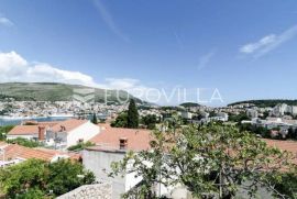 Lapad, dvojna kuća sa prekrasnim pogledom na atraktivnoj lokaciji, Dubrovnik, Haus