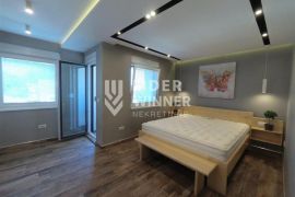 Nov - lux, namešten 2 parking mesta u garaži ID#129519, Zemun, Apartamento