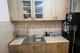 Altina, 38m2, 1.5, prodaje se namešten, Zemun, Appartement