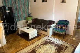 Altina, 38m2, 1.5, prodaje se namešten, Zemun, Appartement