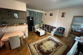 Altina, 38m2, 1.5, prodaje se namešten, Zemun, Kвартира