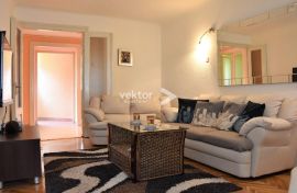 Stan, Centar, 74m2, 2-soban s dnevnim boravkom,, Rijeka, Appartment