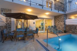 Otok Krk, Grad Krk, okolica, prekrasna ultra moderna villa sa bazenom, terasom i pogledom na more prodaja, Krk, Famiglia