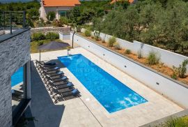 OTOK KRK - Ekskluzivna vila, spoj luksuza i prirode s bazenom 42m2, Krk, House