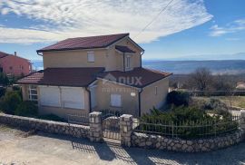 RIJEKA, ŠMRIKA - VILLA S BAZENOM I POGLEDOM NA MORE!!! PRILIKA!!!, Kraljevica, Famiglia