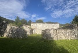 ISTRA,LANIŠĆE - Impozantne ruševine na idiličnoj lokaciji, Lanišće, Haus