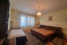 Senj, stan, prvi kat, 75m od mora, Senj, Appartment