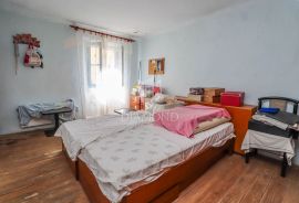 Novigrad, kuća s vrtom u centru grada !, Novigrad, House