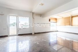 Split, Gripe - Osječka ulica, komforan stan na odličnoj lokaciji, Split, Appartment