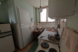 Fontana, Otona Župančiča, trosoban stan, 71m2, Novi Beograd, Appartement