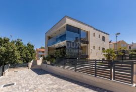 OTOK KRK, MALINSKA - Ekskluzivan Penthouse s privatnim bazenom blizu mora, Malinska-Dubašnica, Διαμέρισμα