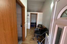 NEETAŽIRAN APARTMAN! JEDINSTVENA LOKACIJA,POGLED I CIJENA  !!!, Karlobag, Appartamento