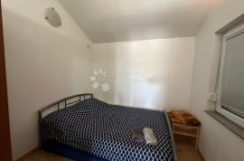 NEETAŽIRAN APARTMAN! JEDINSTVENA LOKACIJA,POGLED I CIJENA  !!!, Karlobag, Kвартира