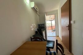 NEETAŽIRAN APARTMAN! JEDINSTVENA LOKACIJA,POGLED I CIJENA  !!!, Karlobag, Appartement