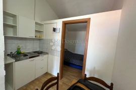 NEETAŽIRAN APARTMAN! JEDINSTVENA LOKACIJA,POGLED I CIJENA  !!!, Karlobag, Διαμέρισμα