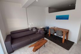 Lijepi apartman u mirnom dijelu Palita, Rab, Flat