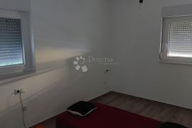 Kuća na Pagu, Mandre, PRILIKA! Dva apartmana, Kolan, Дом