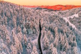 GORSKI KOTAR - GRAĐEVINSKO ZEMLJIŠTE S PANORAMSKIM POGLEDOM, Mrkopalj, أرض